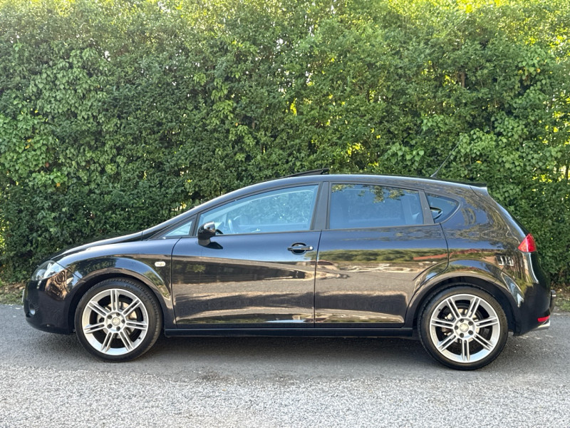 Seat LEON 1.9 TDI 105CH TOP SPORT 2 / 105.000KM / TOIT OUVRANT / 1ERE MAIN