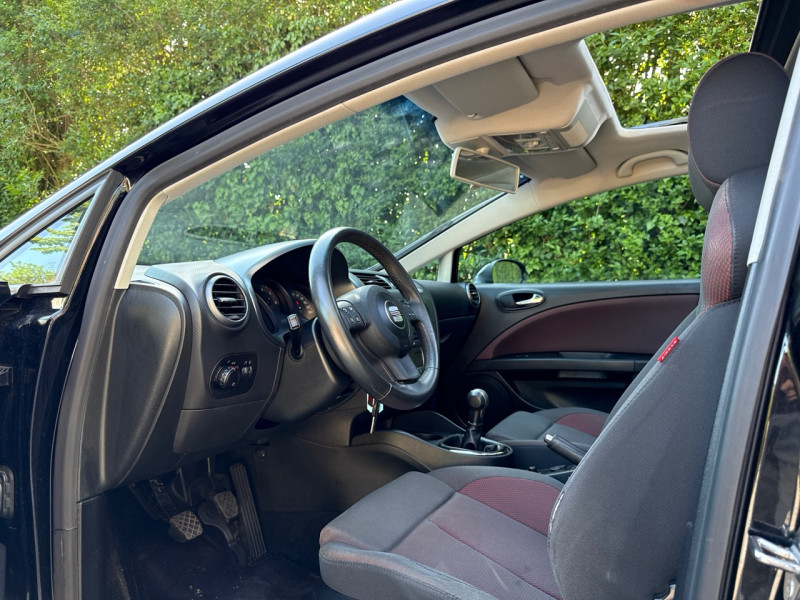 Seat LEON 1.9 TDI 105CH TOP SPORT 2 / 105.000KM / TOIT OUVRANT / 1ERE MAIN