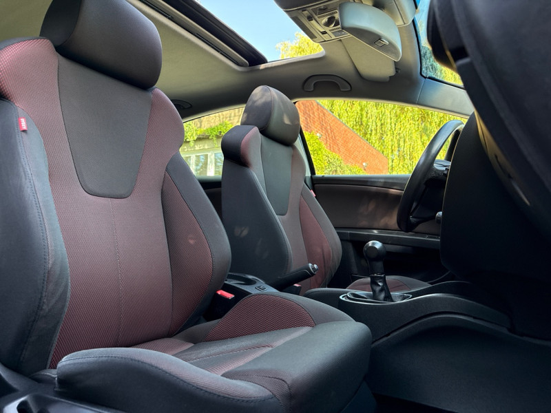 Seat LEON 1.9 TDI 105CH TOP SPORT 2 / 105.000KM / TOIT OUVRANT / 1ERE MAIN