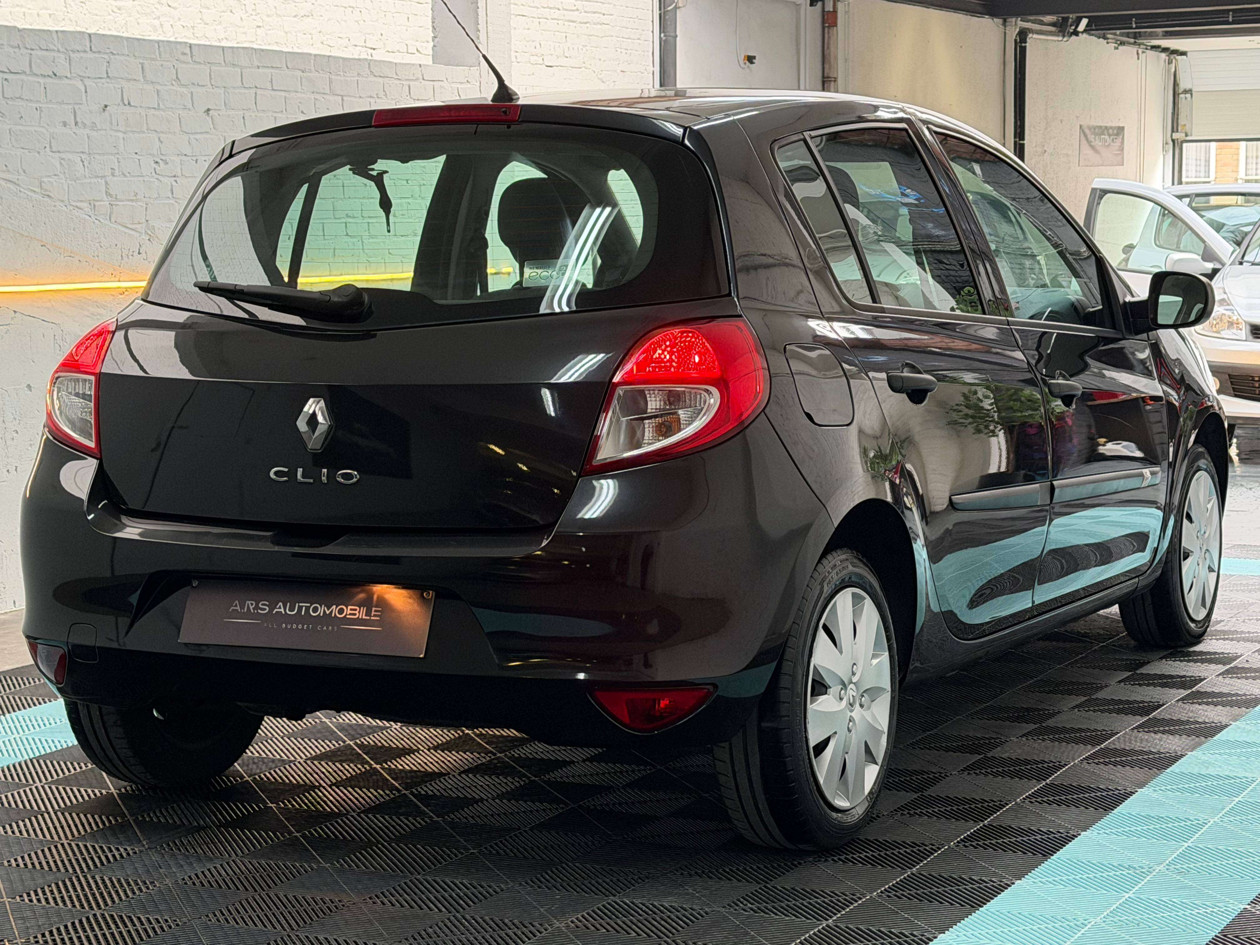 Renault Clio 1.2i - 1er Proprio - Airco - Garantie 12mois