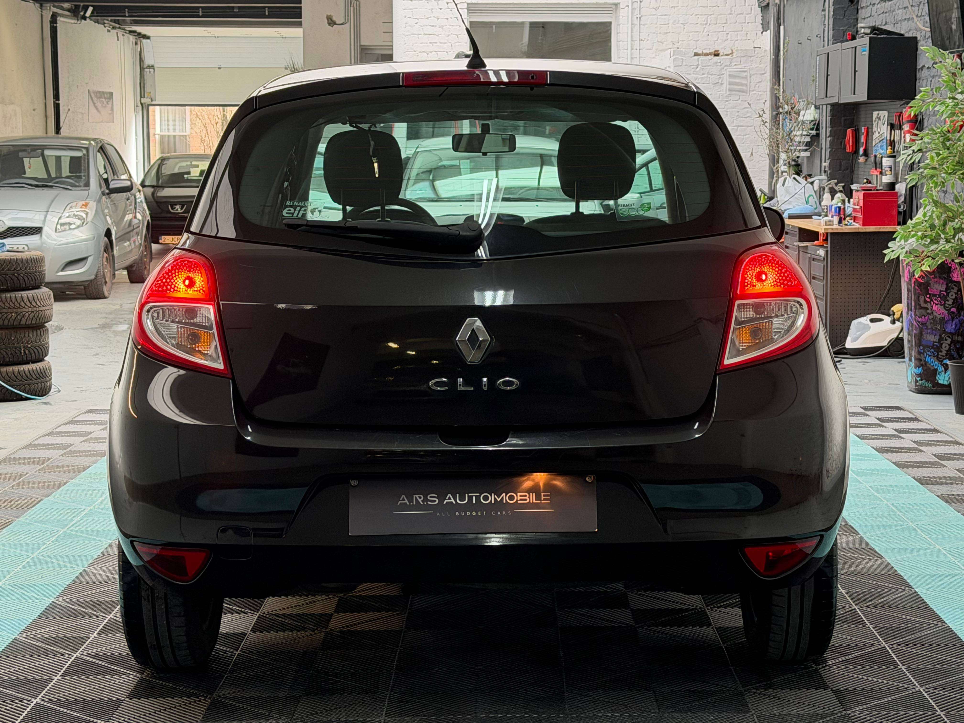 Renault Clio 1.2i - 1er Proprio - Airco - Garantie 12mois