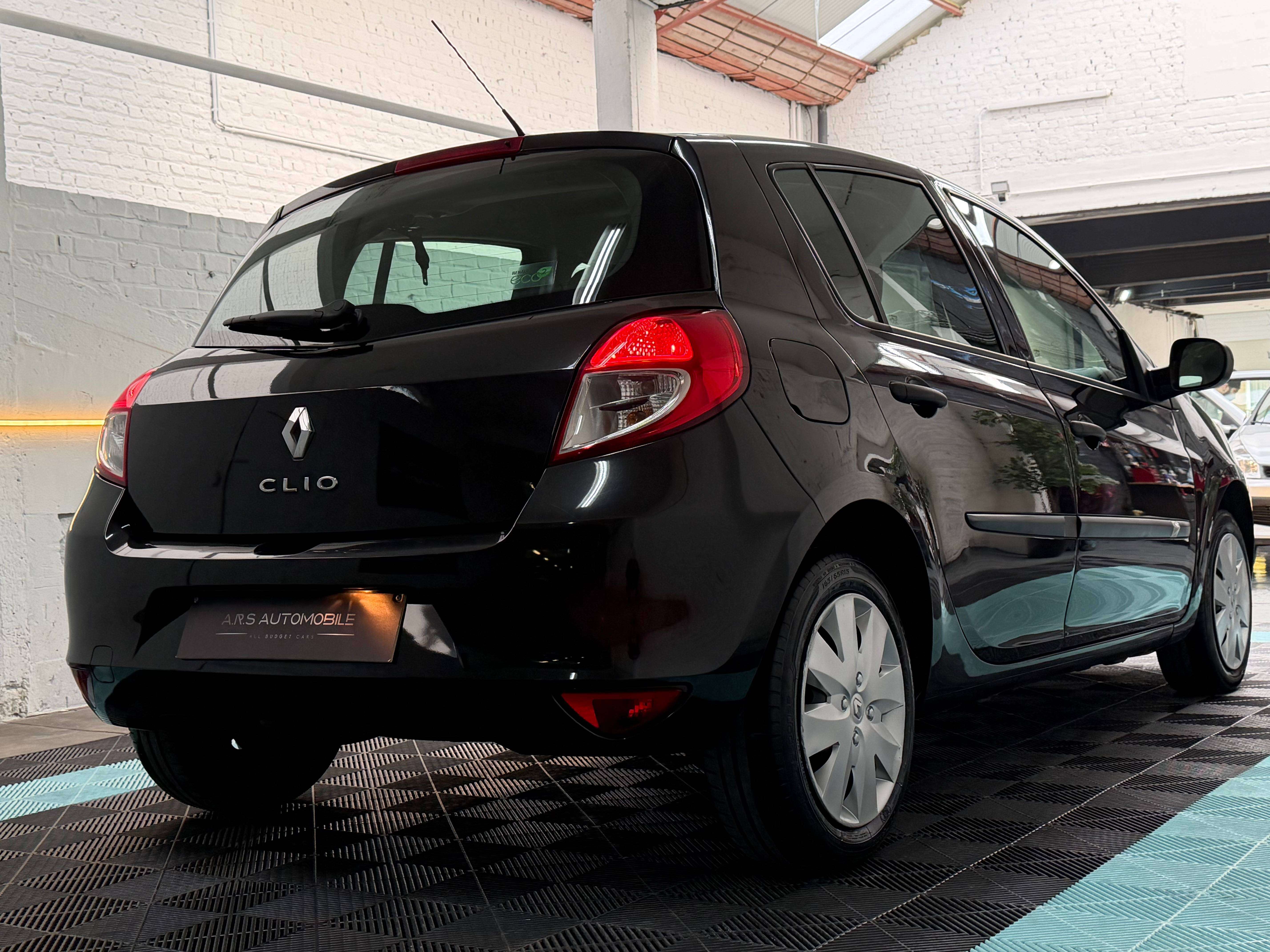 Renault Clio 1.2i - 1er Proprio - Airco - Garantie 12mois