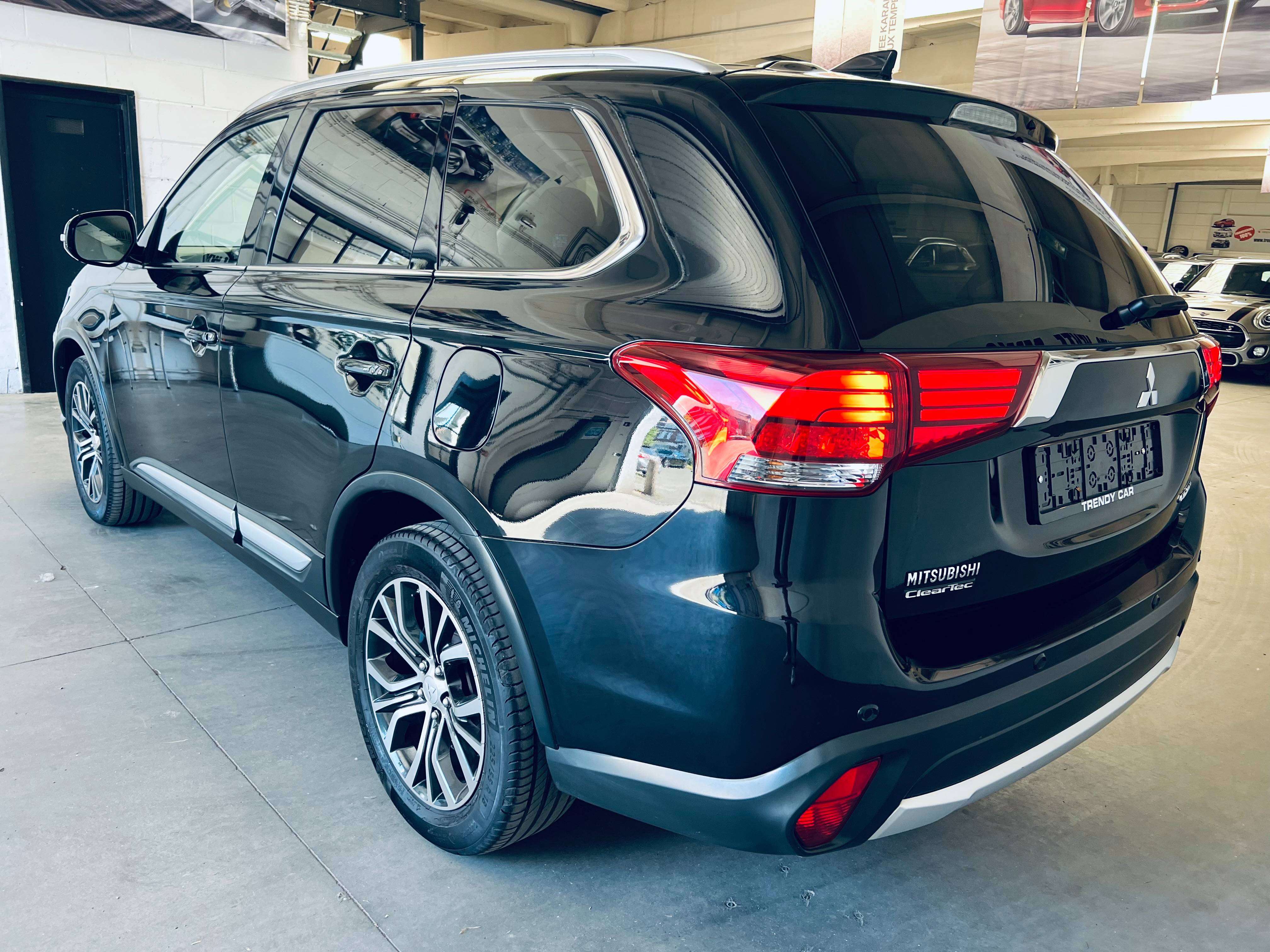 Mitsubishi Outlander 2.2 DI-D 4WD Edition+7PL+GPS+AIRCO+CAMERA+CARNET+CARPASS
