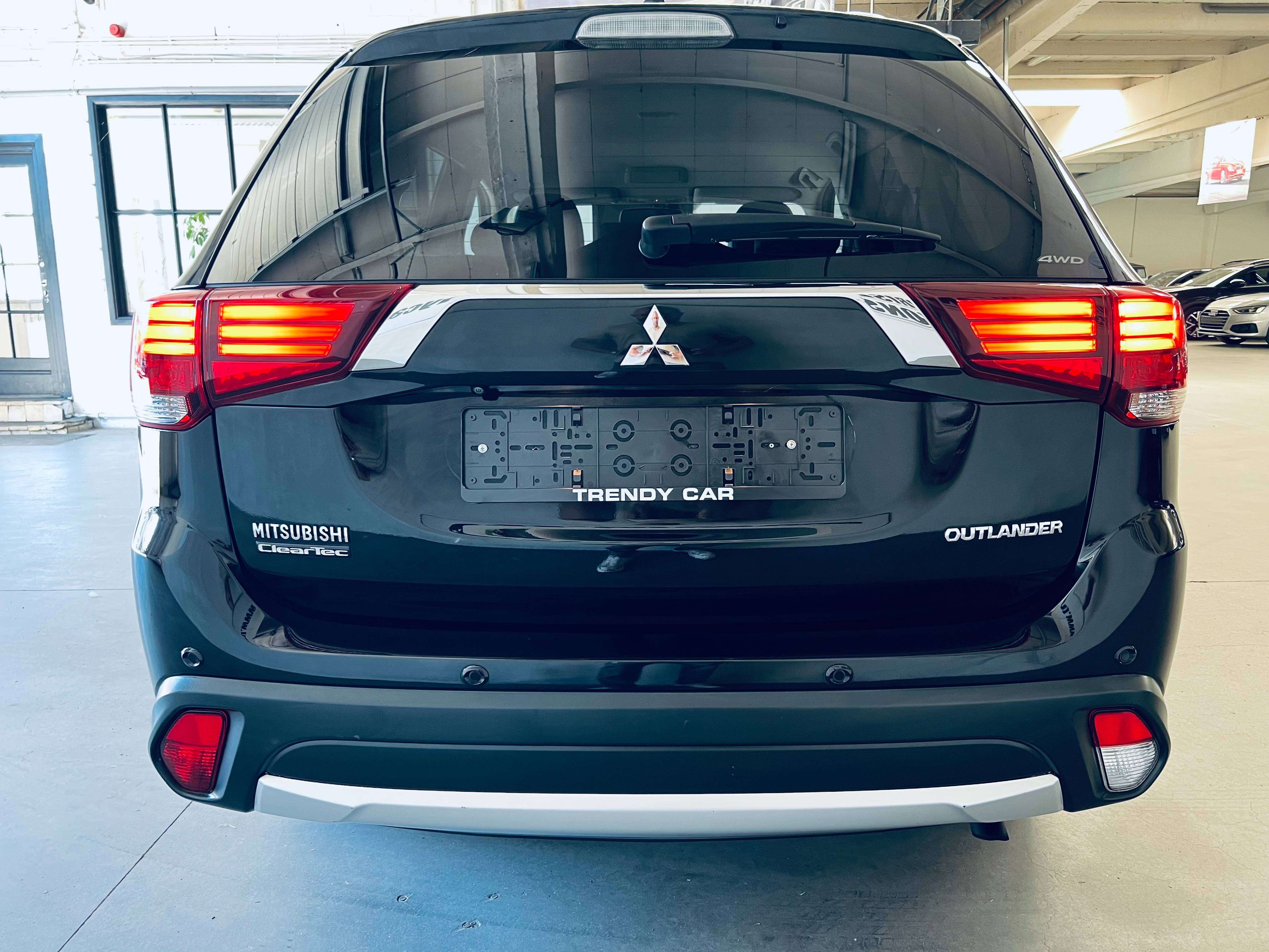 Mitsubishi Outlander 2.2 DI-D 4WD Edition+7PL+GPS+AIRCO+CAMERA+CARNET+CARPASS
