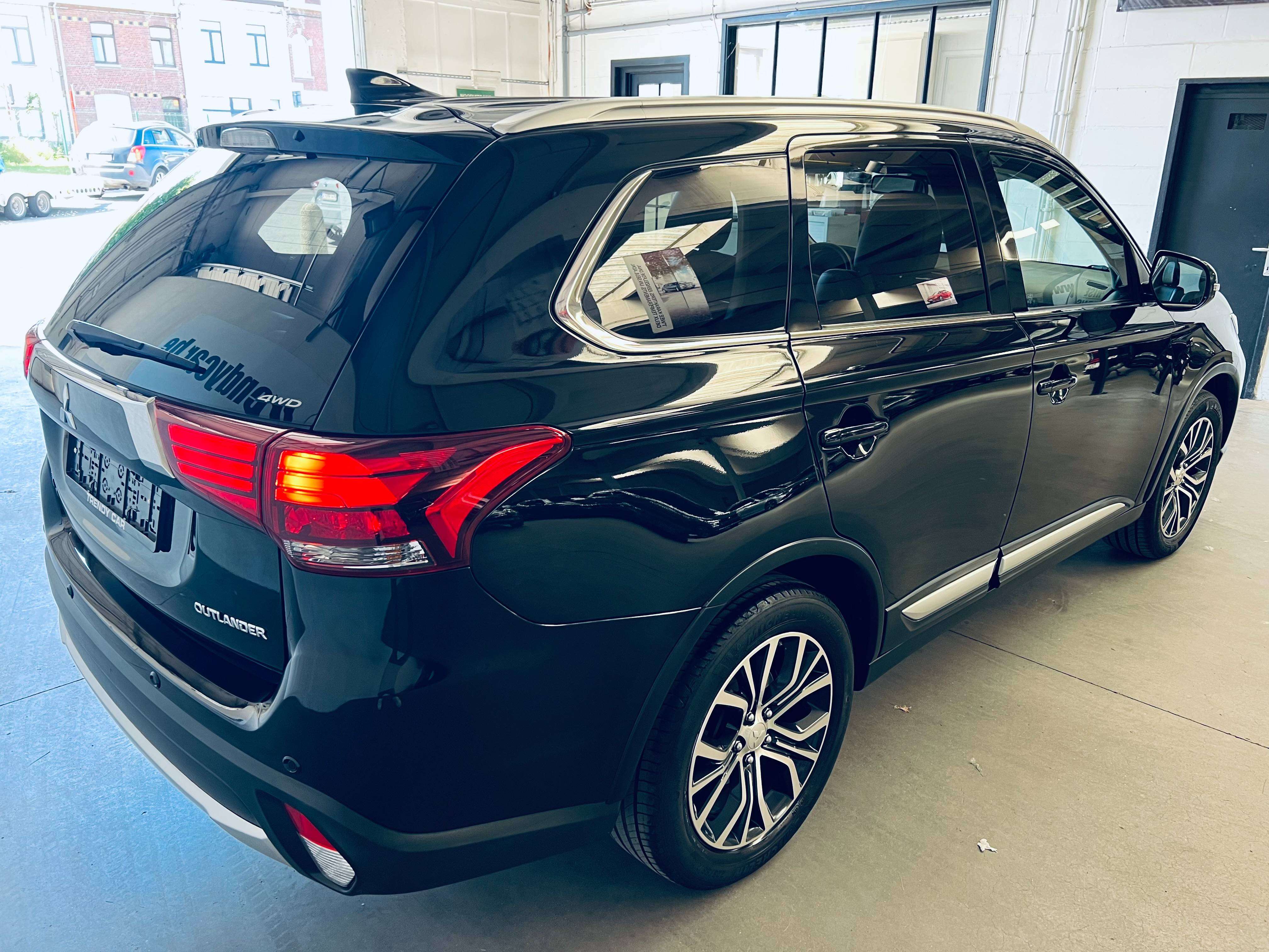 Mitsubishi Outlander 2.2 DI-D 4WD Edition+7PL+GPS+AIRCO+CAMERA+CARNET+CARPASS