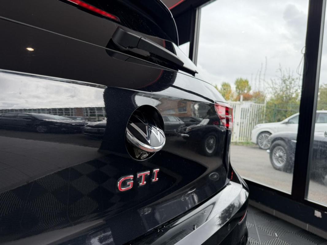 Volkswagen Golf VIII GTI 2.0 TSI 245 DSG 7