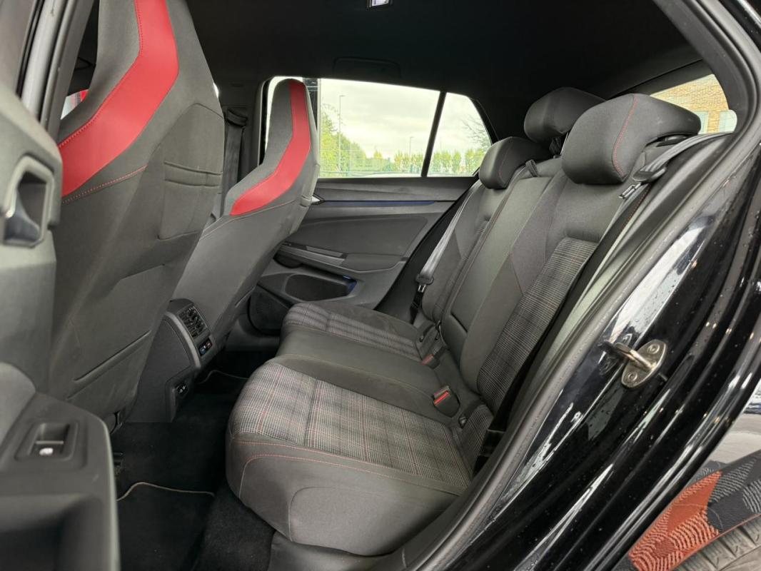 Volkswagen Golf VIII GTI 2.0 TSI 245 DSG 7