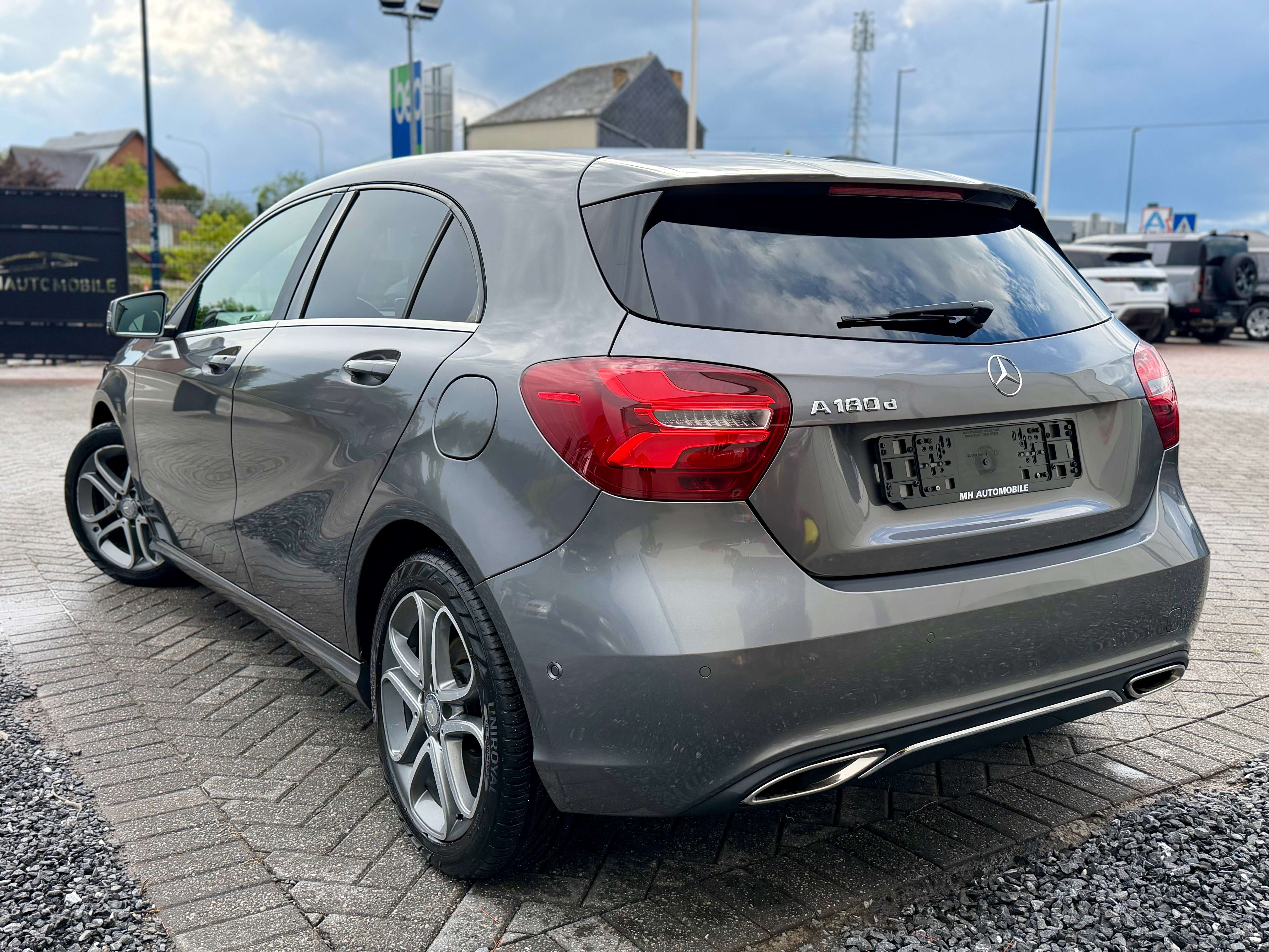 Mercedes-Benz A 180 A 180 d