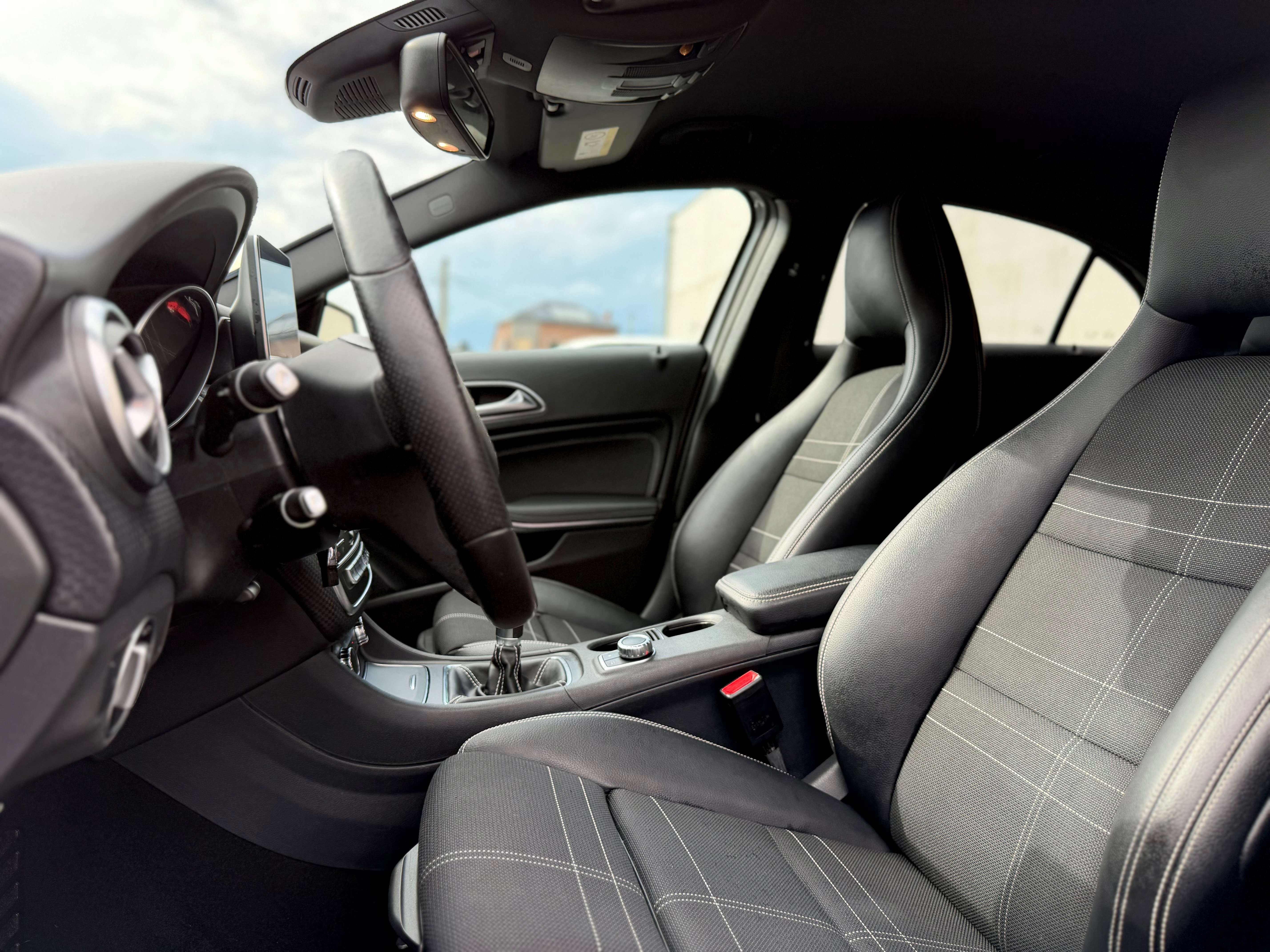 Mercedes-Benz A 180 A 180 d