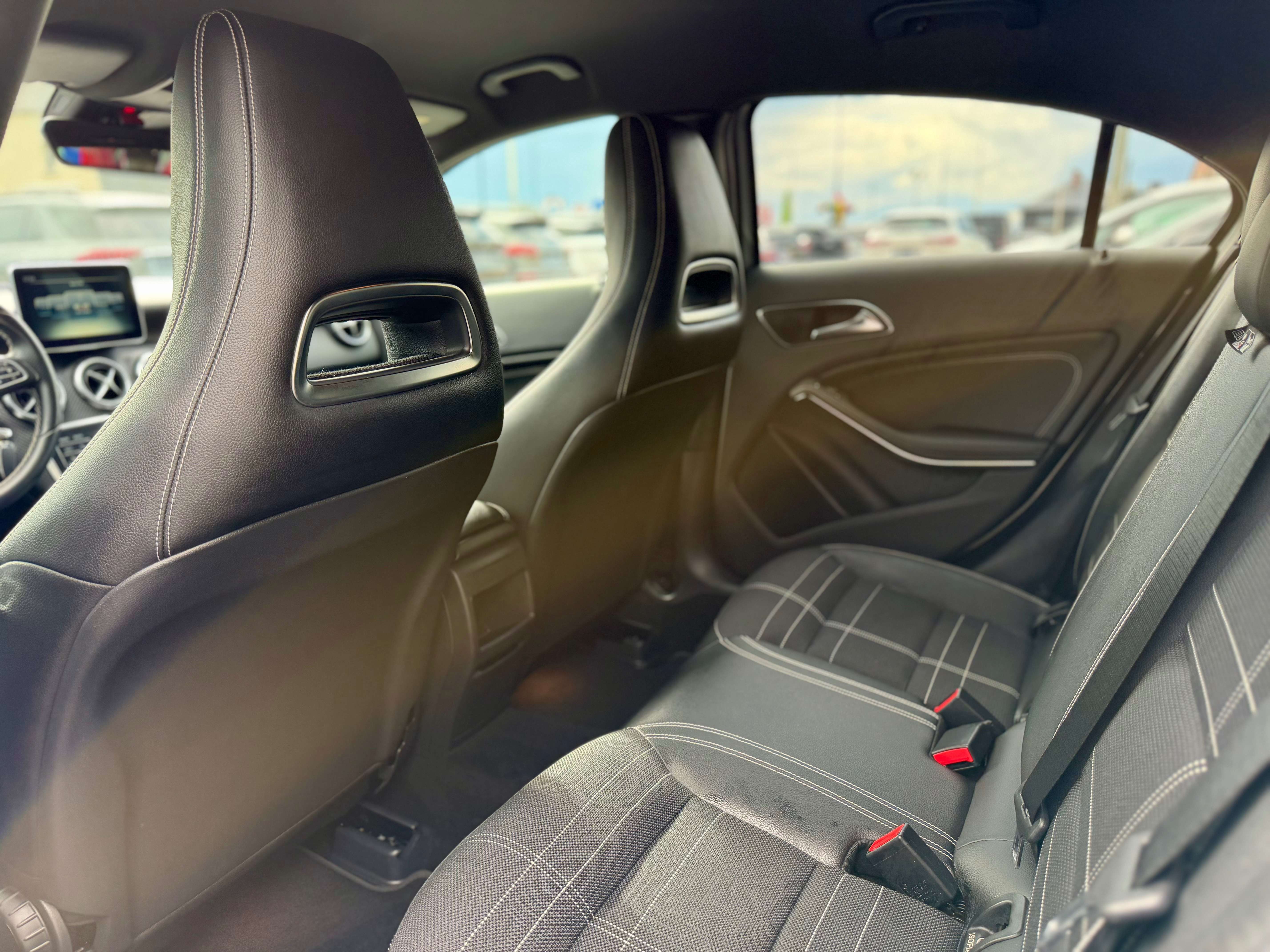 Mercedes-Benz A 180 A 180 d