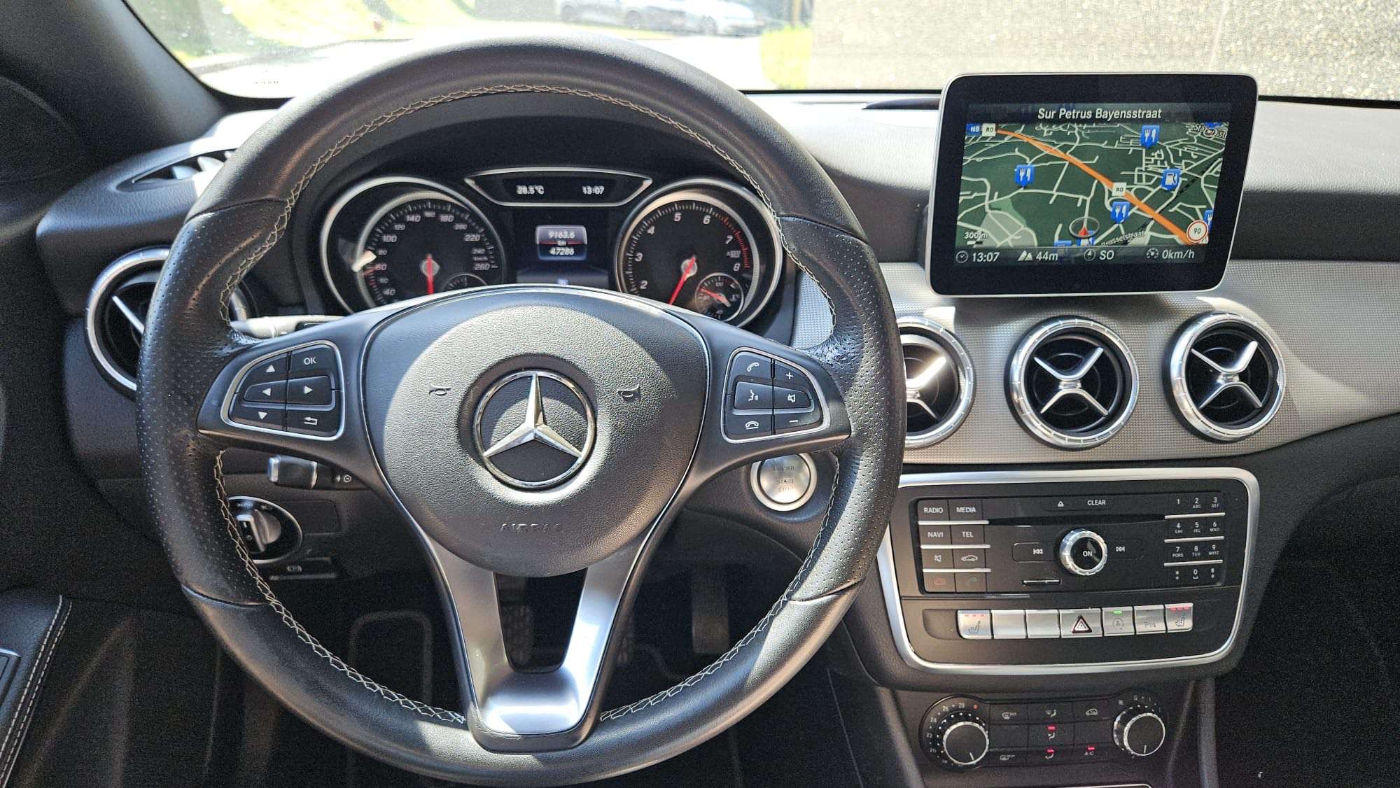 Mercedes-Benz CLA 180 *** 09/2017 - 47.000 km - Full option - Garantie ***