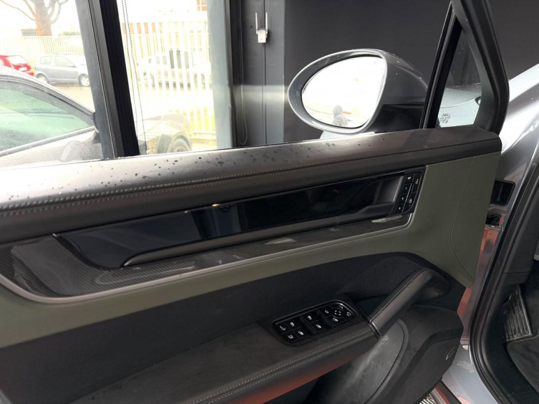 Porsche Cayenne Coupé 3.0i V6 - 304 BVA Tiptronic S COUPE 2019 E-Hybrid PHASE 2