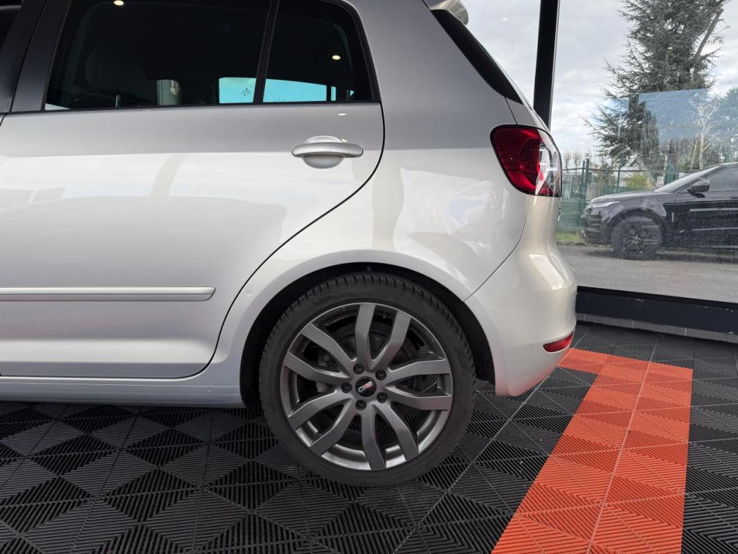 Volkswagen Golf Plus 2.0 16V TDI CR FAP - 140 BV DSG 6 BERLINE Carat PHASE 2