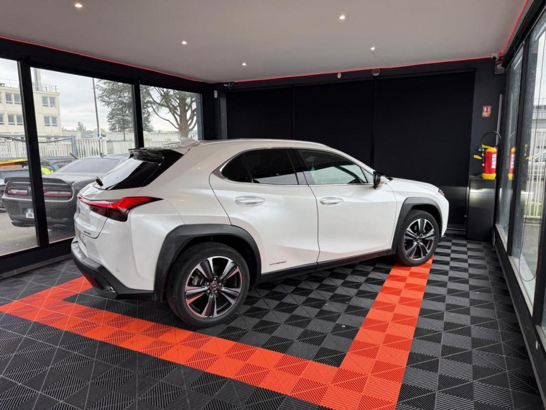 Lexus Ux 250h 2WD - BV E-CVT 2022 Premium Edition
