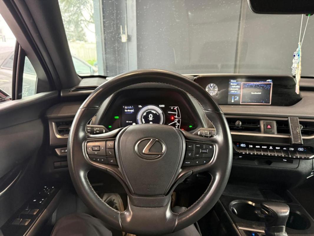 Lexus Ux 250h 2WD - BV E-CVT 2022 Premium Edition