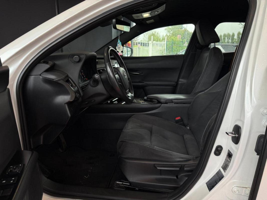 Lexus Ux 250h 2WD - BV E-CVT 2022 Premium Edition