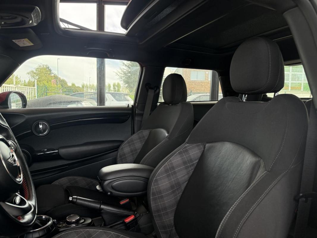 Mini Mini 2.0i - 231 BVA Sport John Cooper Works