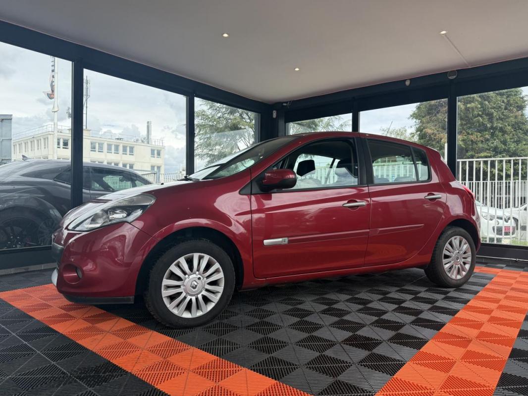 Renault Clio 1.2i 16V - 75 Authentique