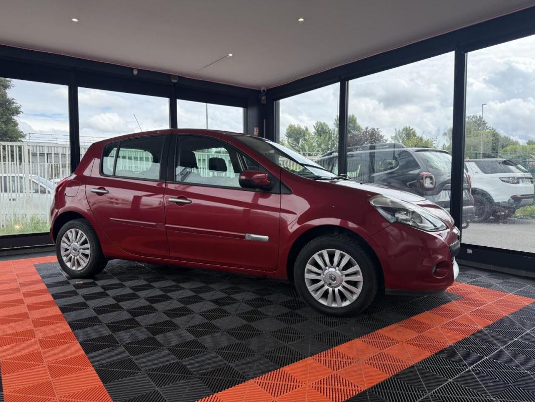 Renault Clio 1.2i 16V - 75 Authentique