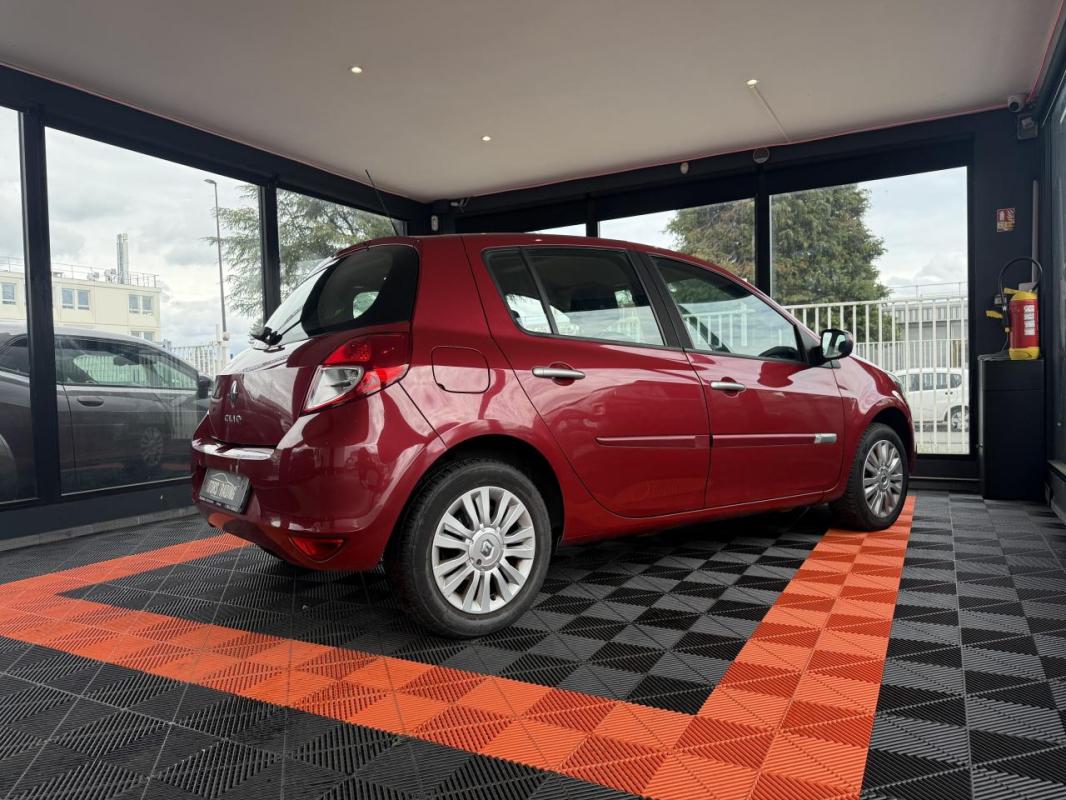 Renault Clio 1.2i 16V - 75 Authentique