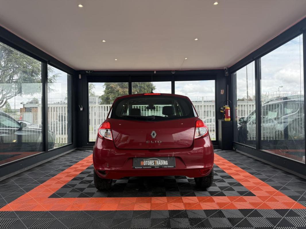 Renault Clio 1.2i 16V - 75 Authentique