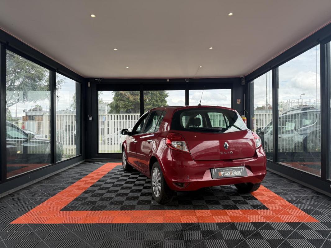 Renault Clio 1.2i 16V - 75 Authentique