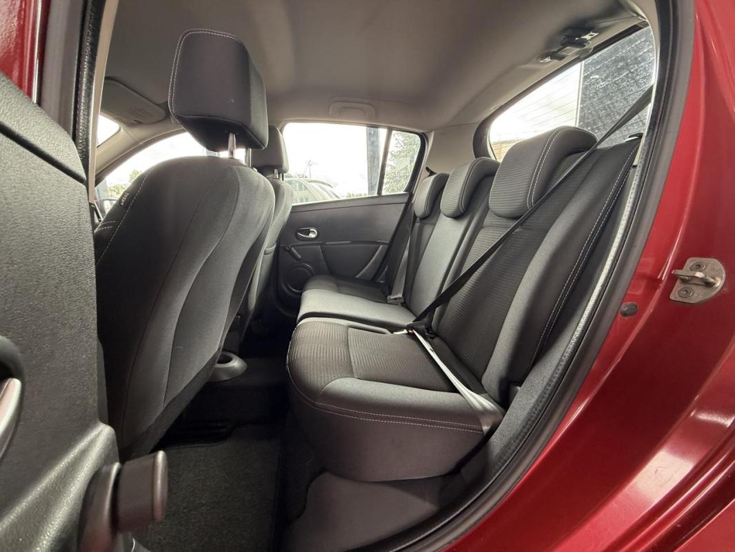 Renault Clio 1.2i 16V - 75 Authentique