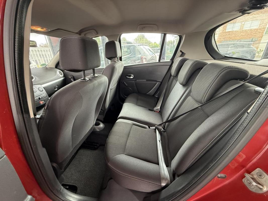 Renault Clio 1.2i 16V - 75 Authentique