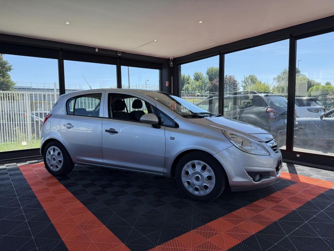 Opel Corsa 1.2i Twinport Enjoy