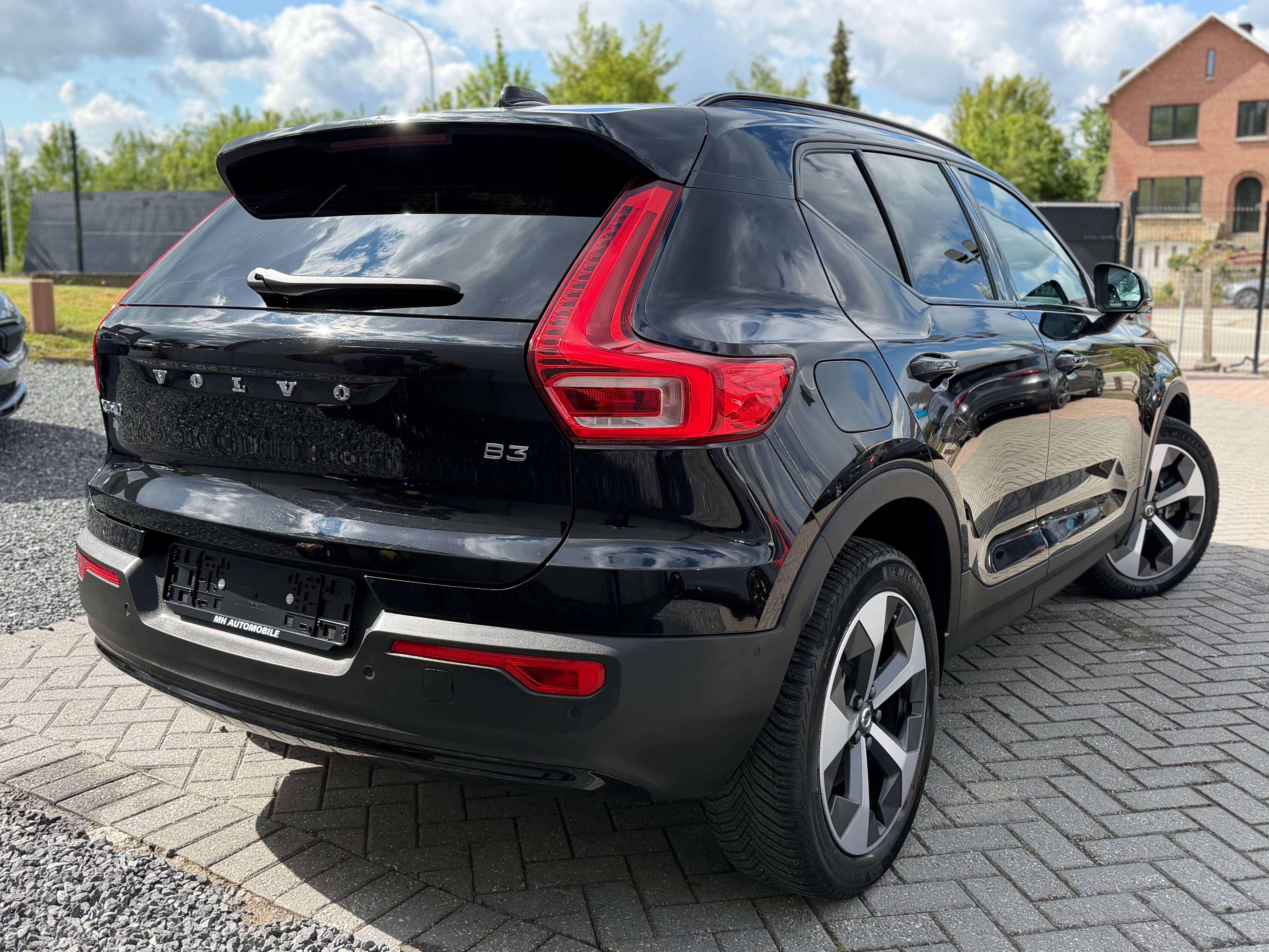 Volvo XC40 2.0 B3 MHEV DCT