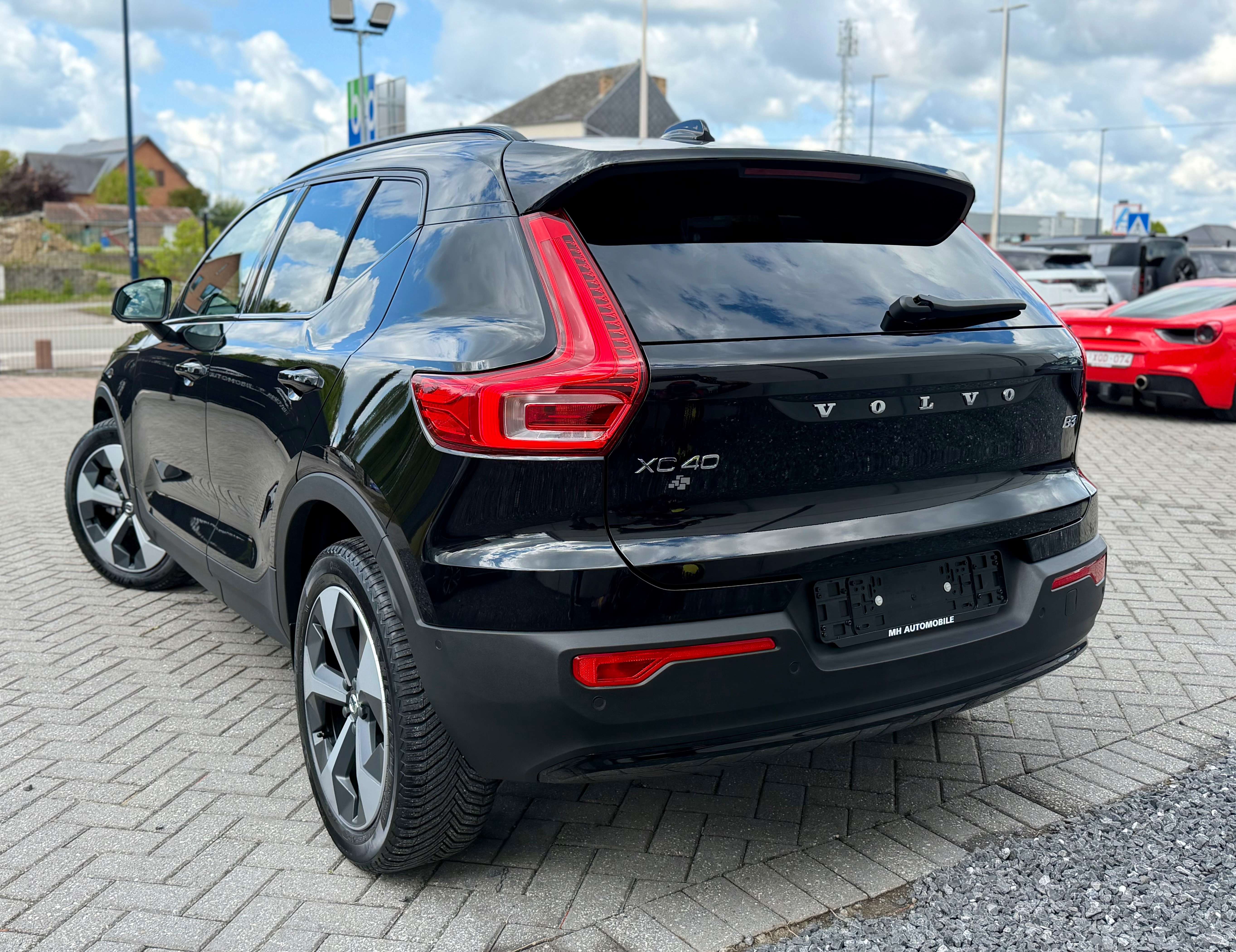 Volvo XC40 2.0 B3 MHEV DCT
