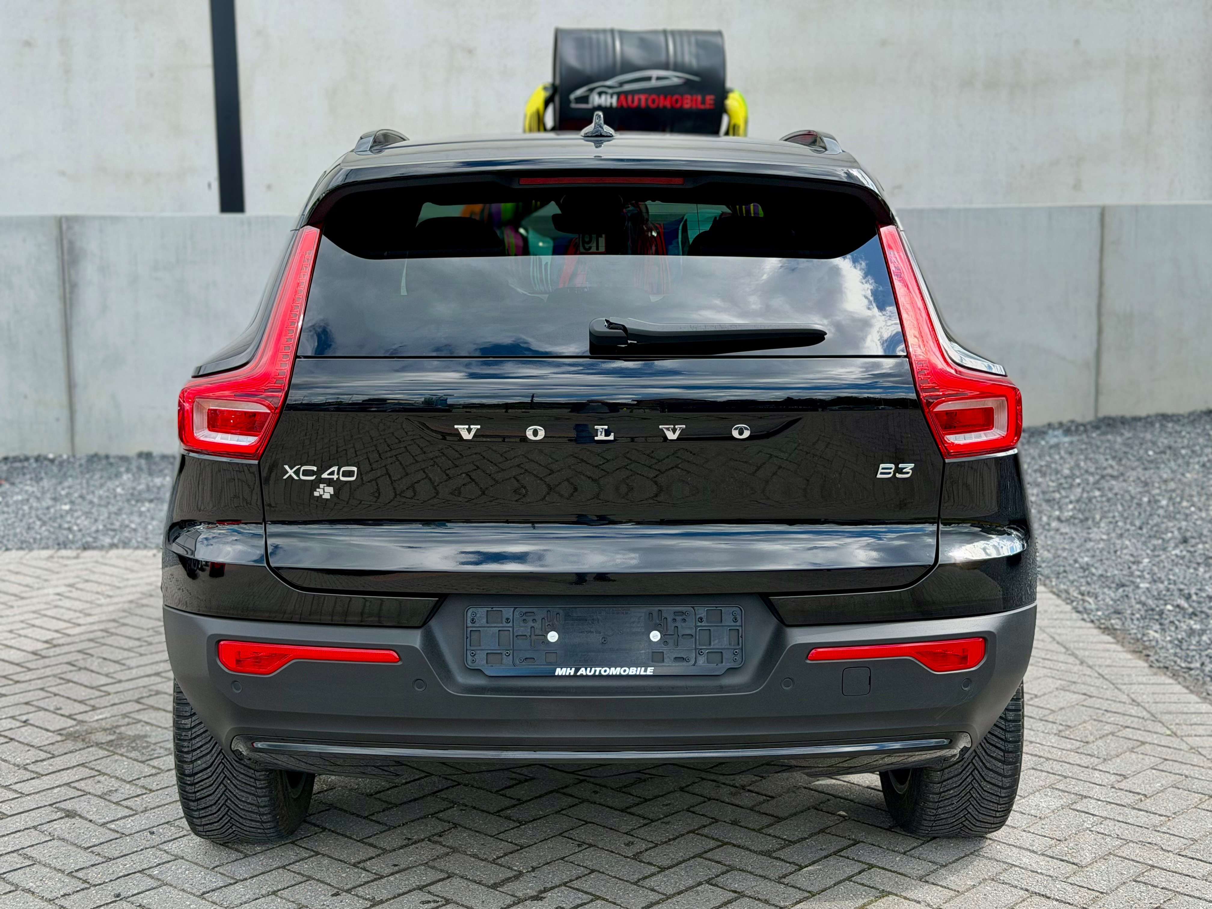 Volvo XC40 2.0 B3 MHEV DCT