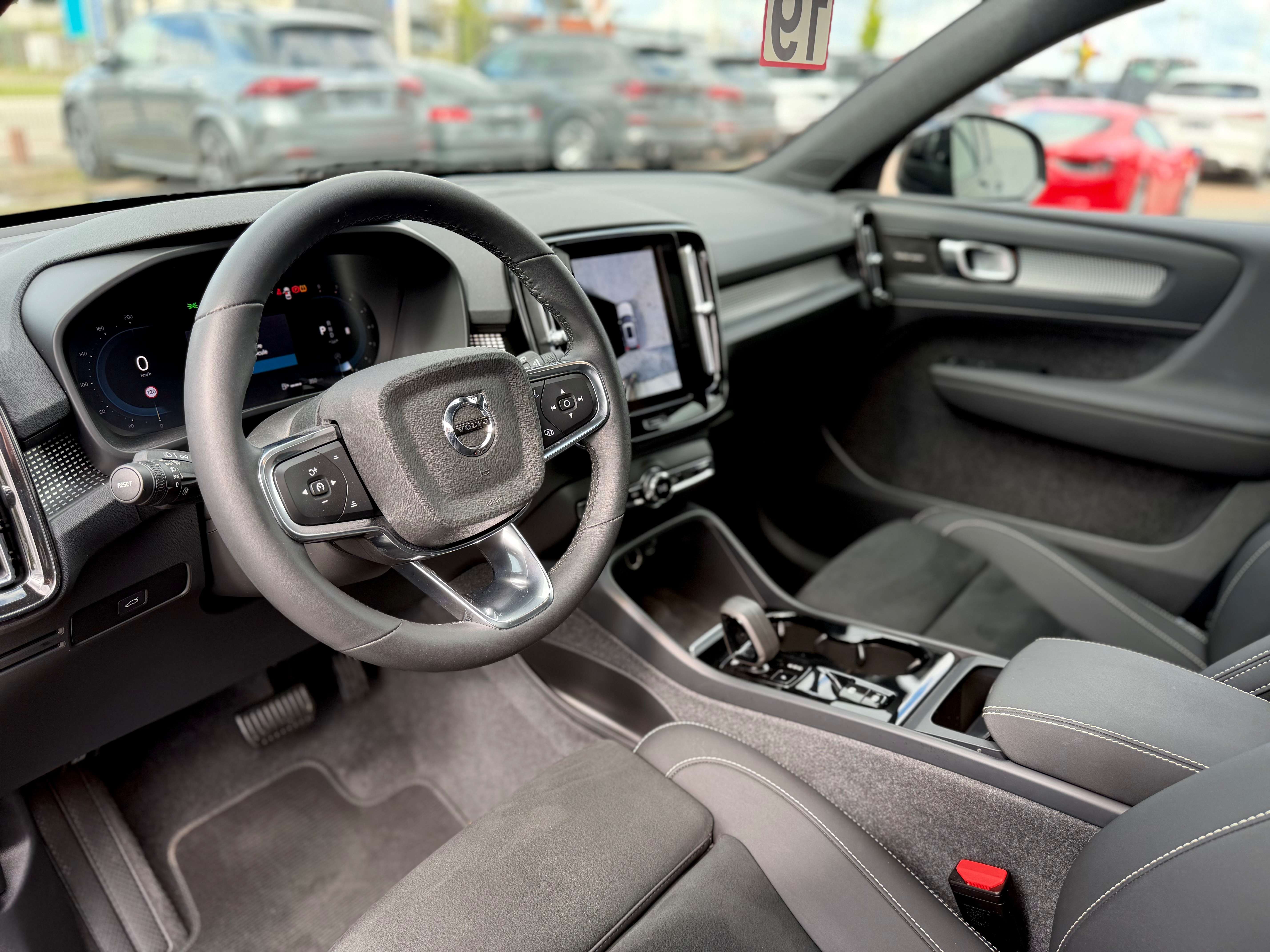 Volvo XC40 2.0 B3 MHEV DCT