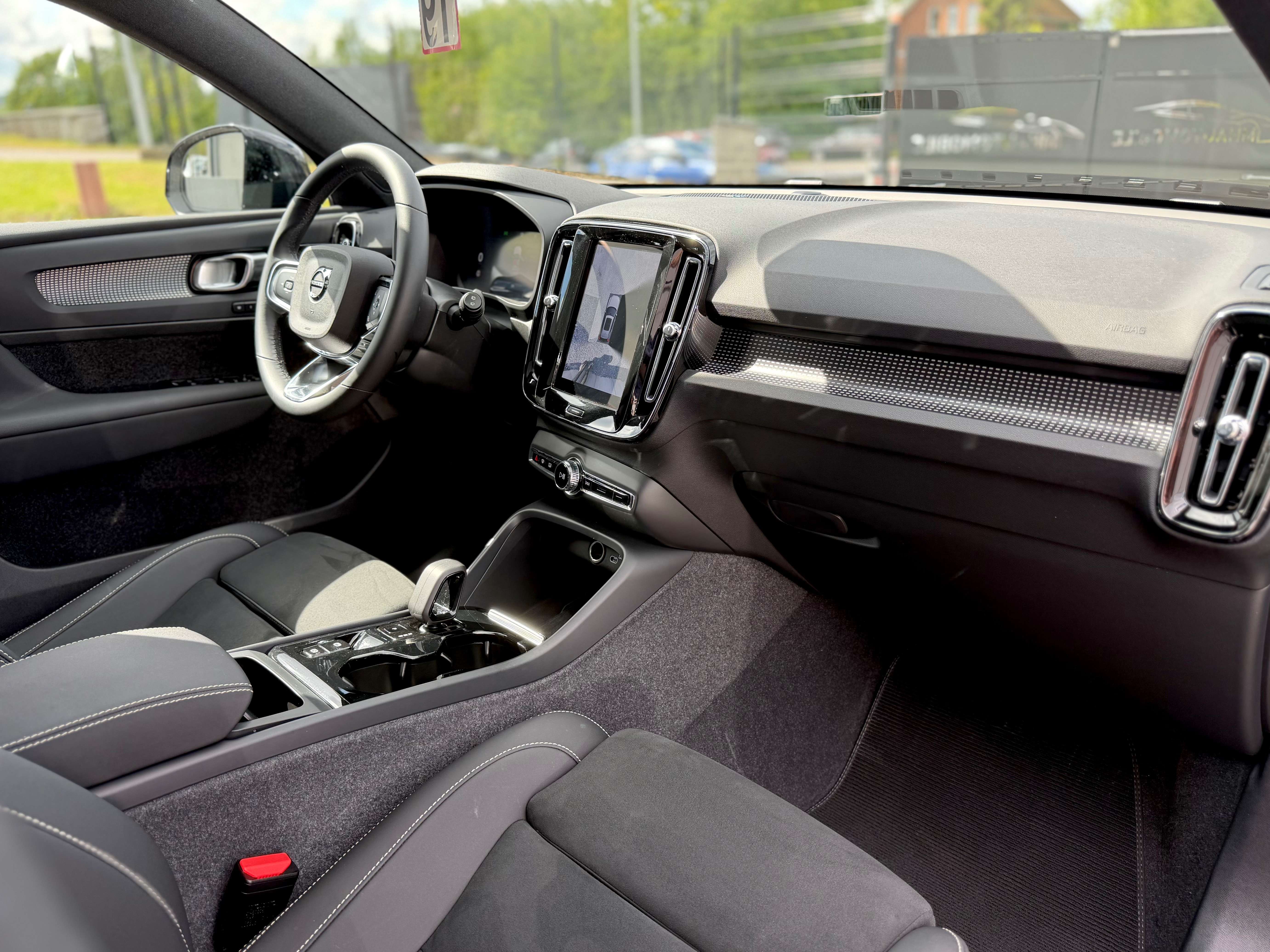 Volvo XC40 2.0 B3 MHEV DCT