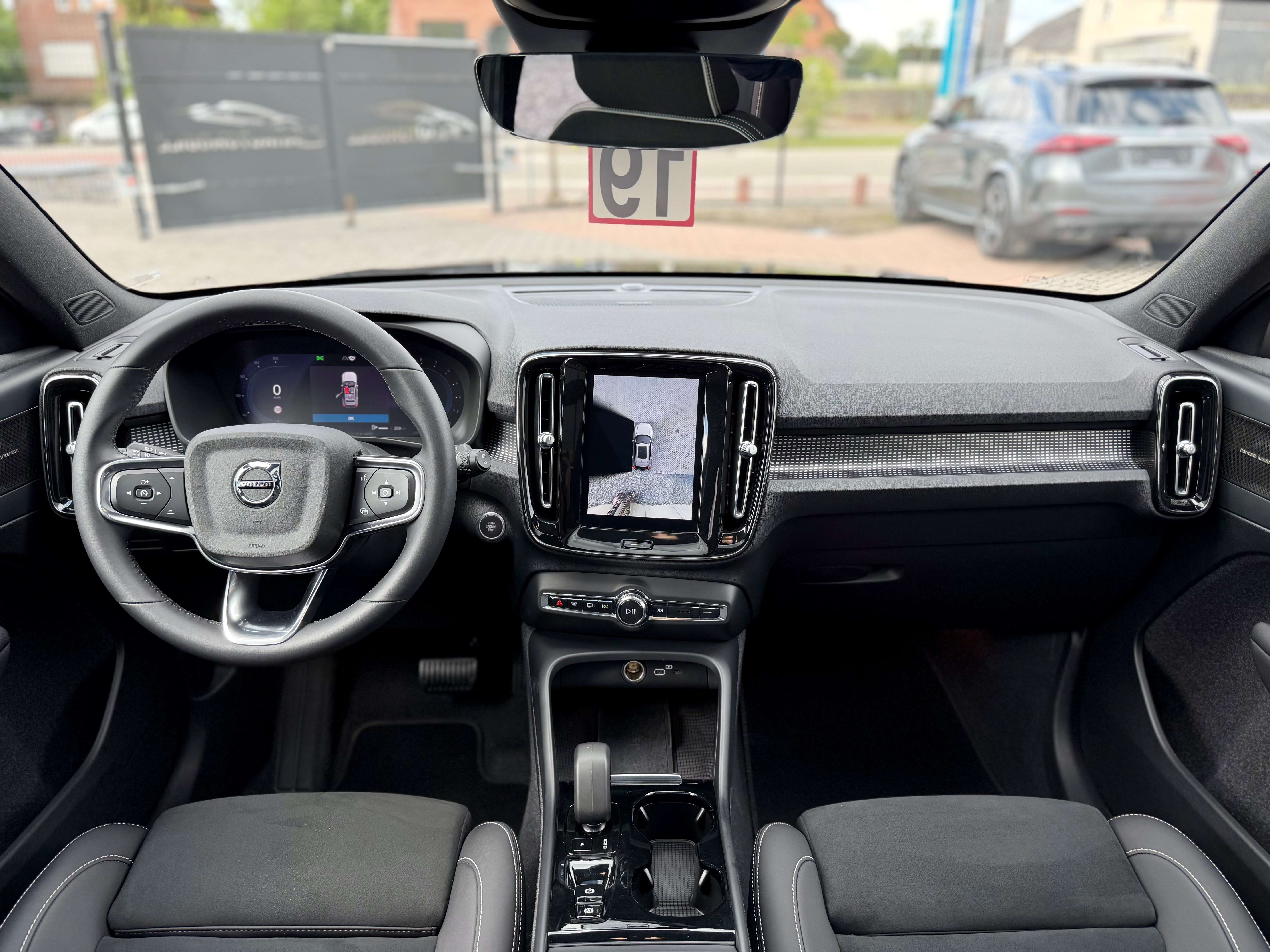 Volvo XC40 2.0 B3 MHEV DCT
