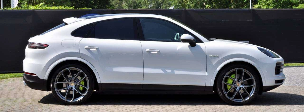 Porsche Cayenne COUPE V6 PHEV PANORAMA BOSE CHRONO KEYLESS MEMORY