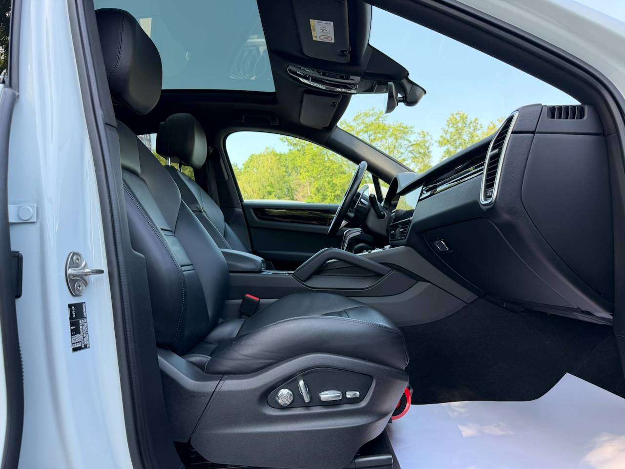 Porsche Cayenne COUPE V6 PHEV PANORAMA BOSE CHRONO KEYLESS MEMORY