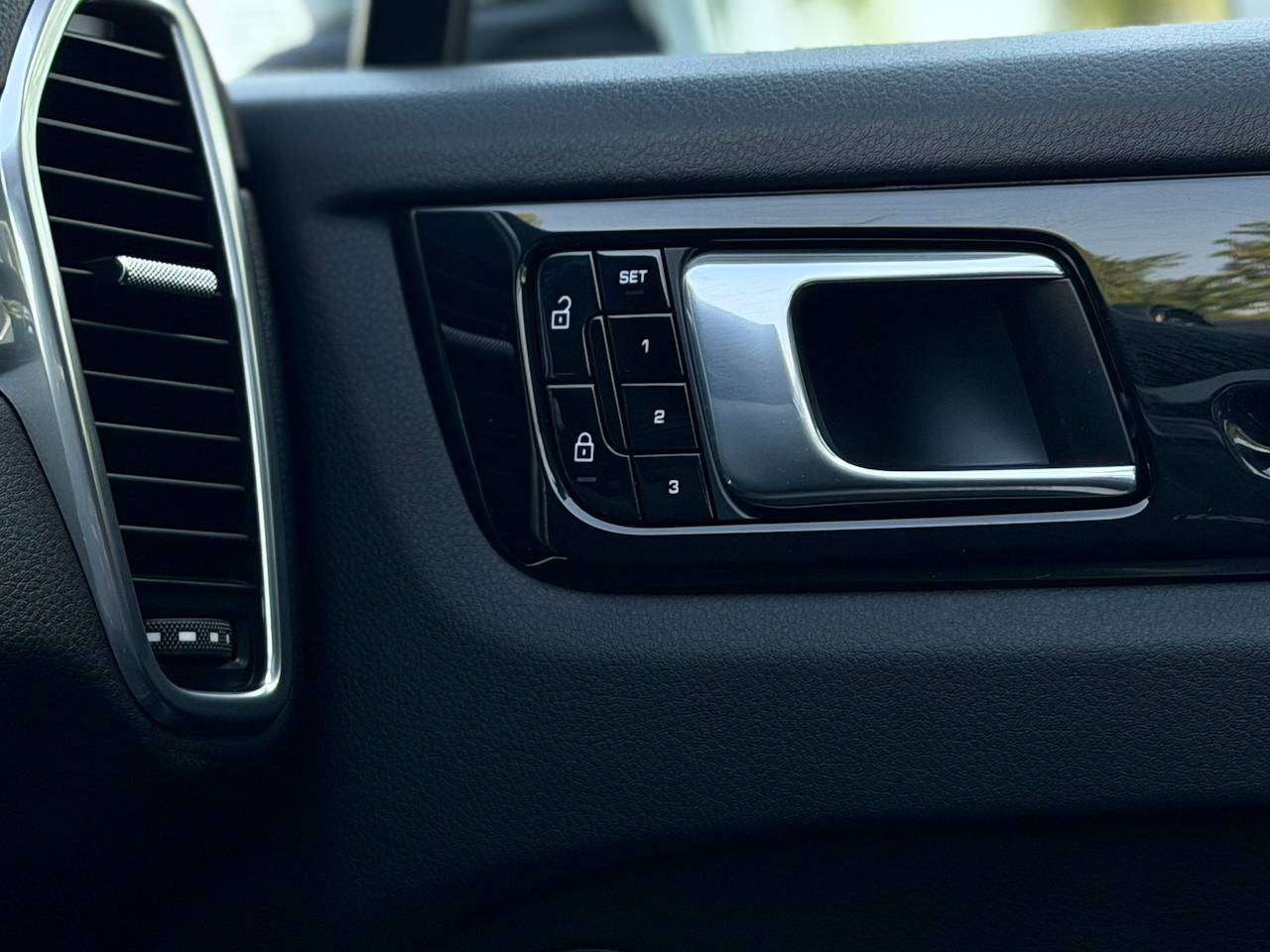 Porsche Cayenne COUPE V6 PHEV PANORAMA BOSE CHRONO KEYLESS MEMORY