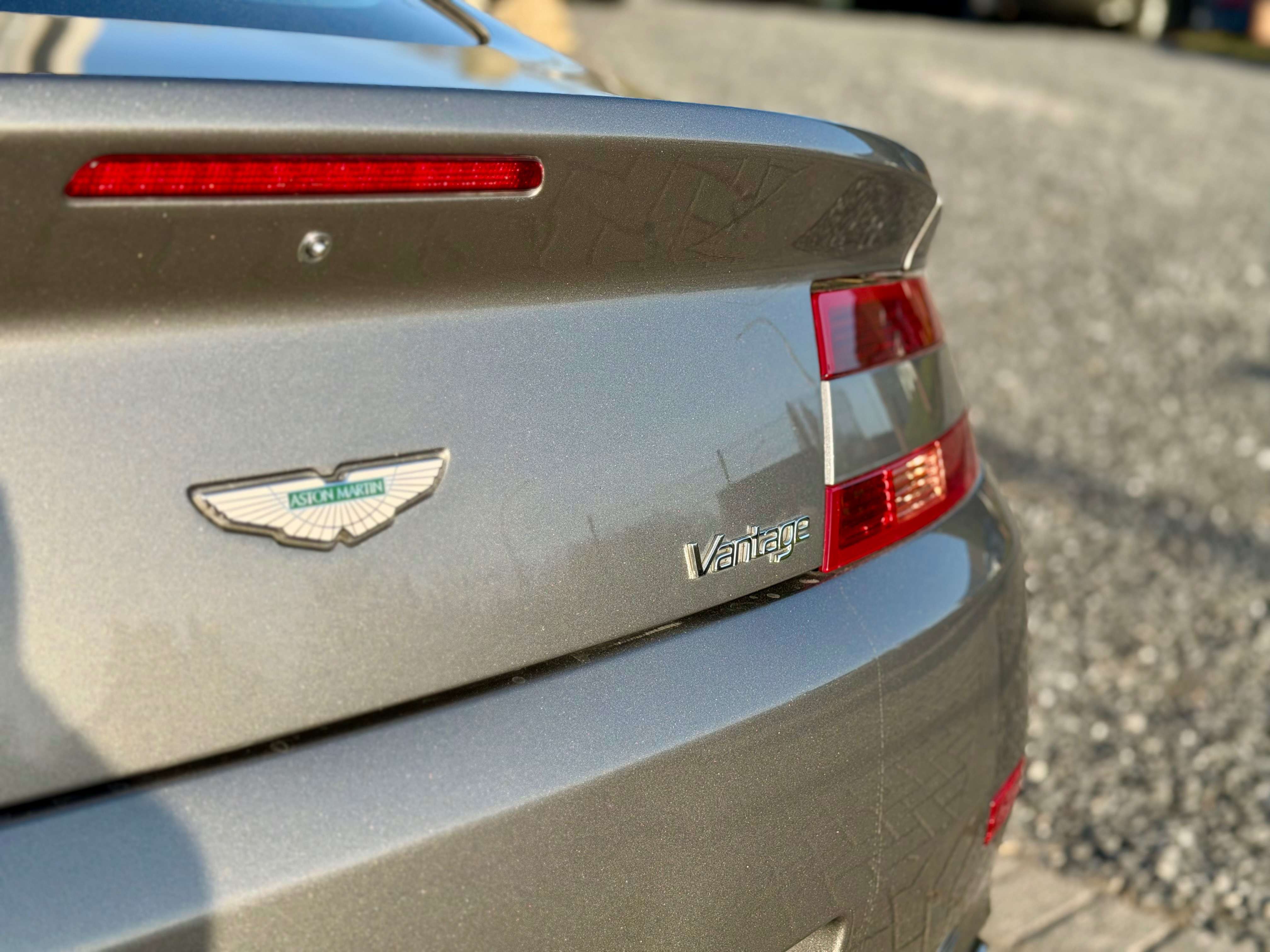 Aston Martin Vantage Full Carnet Aston