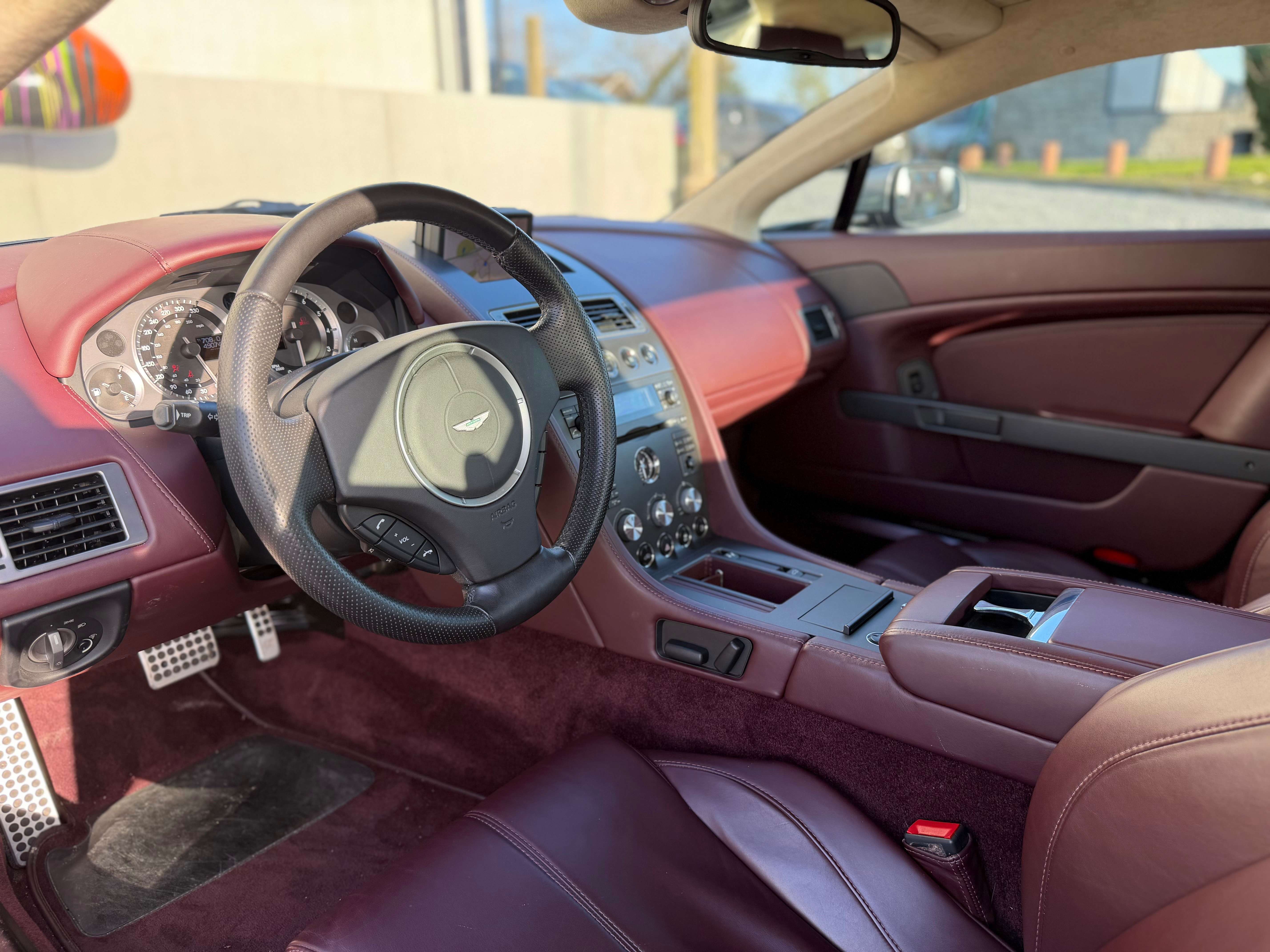 Aston Martin Vantage Full Carnet Aston