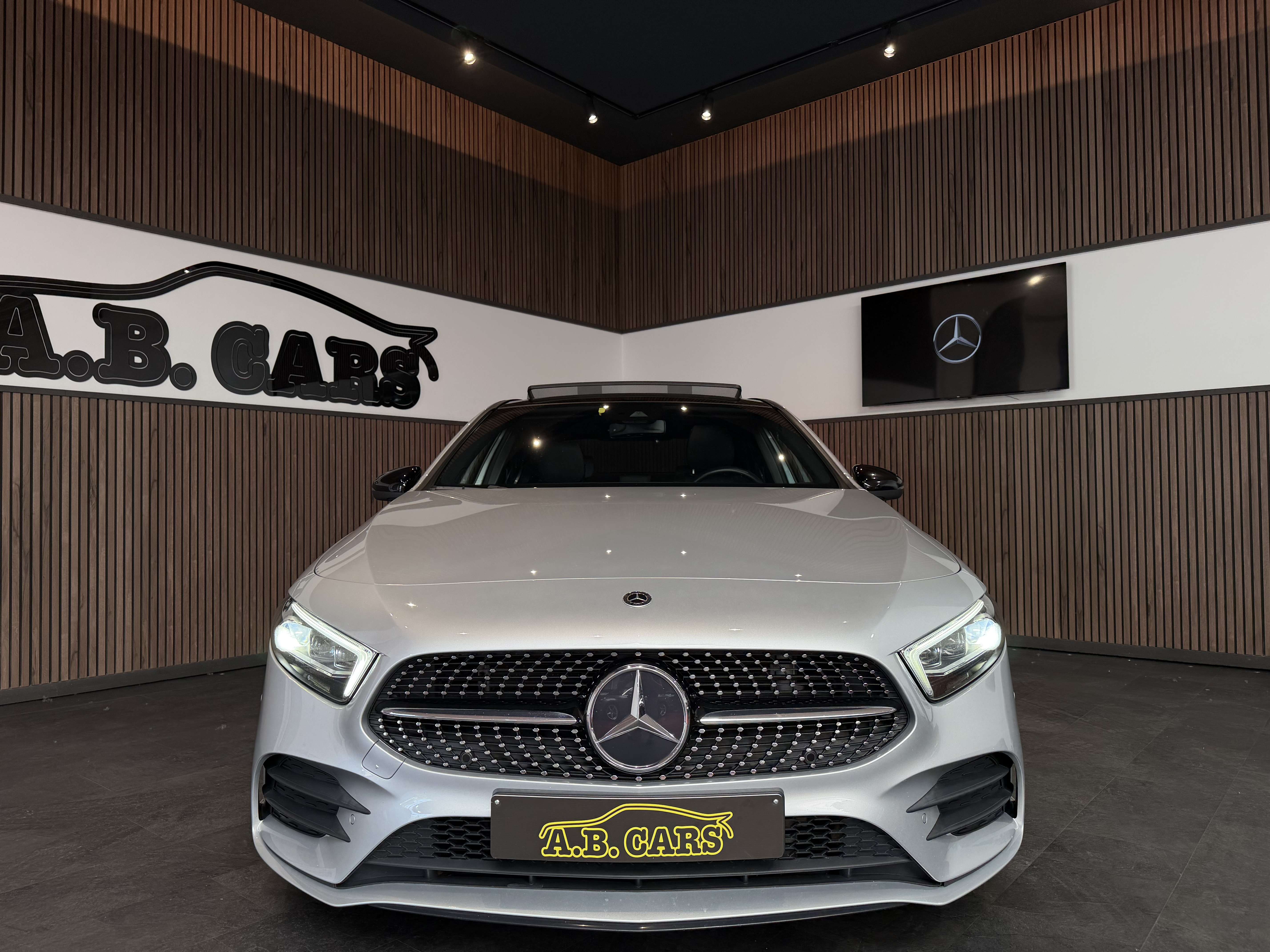 Mercedes-Benz A 200 d AMG Line - AUTOMATIQUE - GARANTIE 12MOIS - 1ERPR