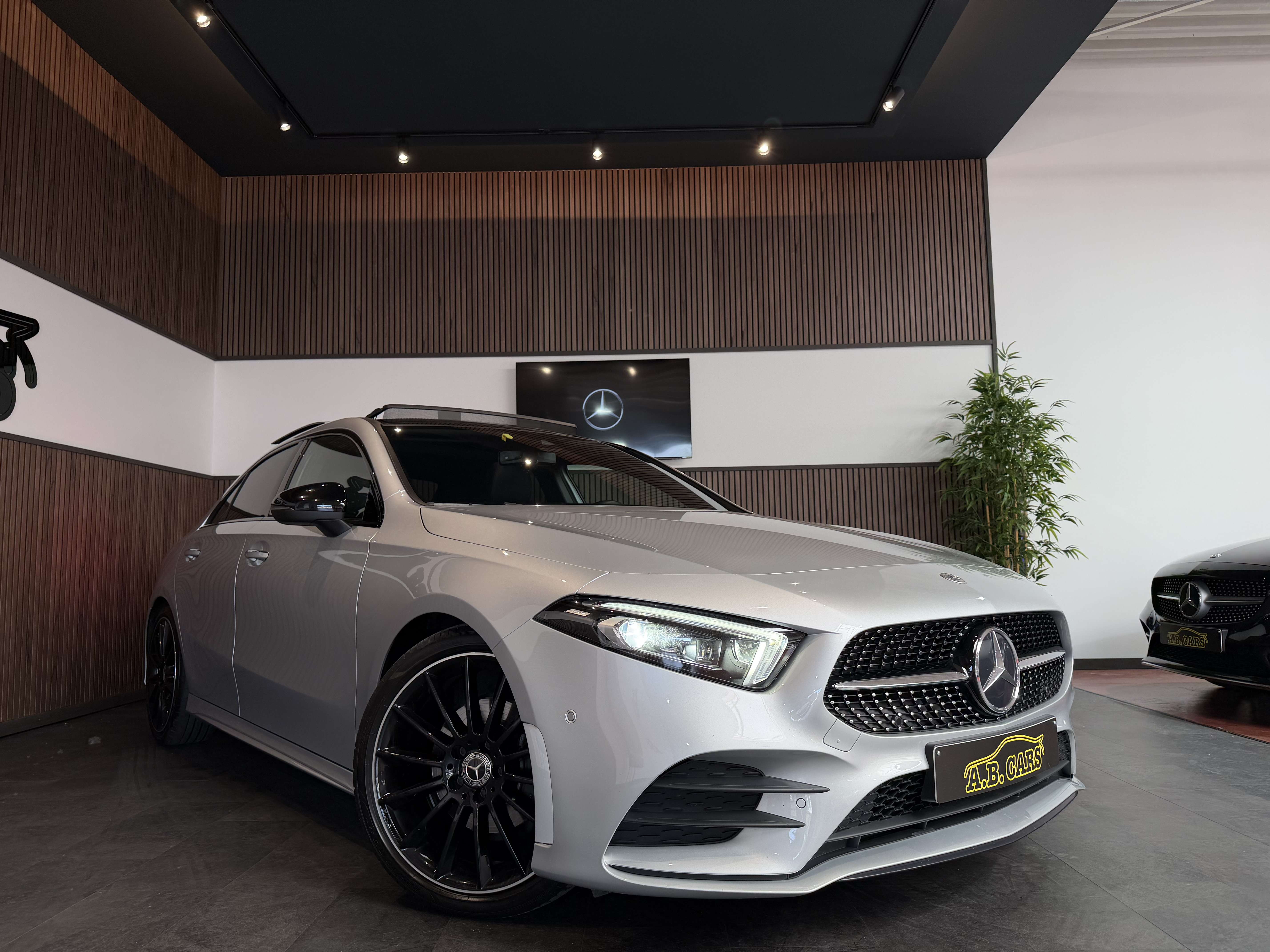 Mercedes-Benz A 200 d AMG Line - AUTOMATIQUE - GARANTIE 12MOIS - 1ERPR