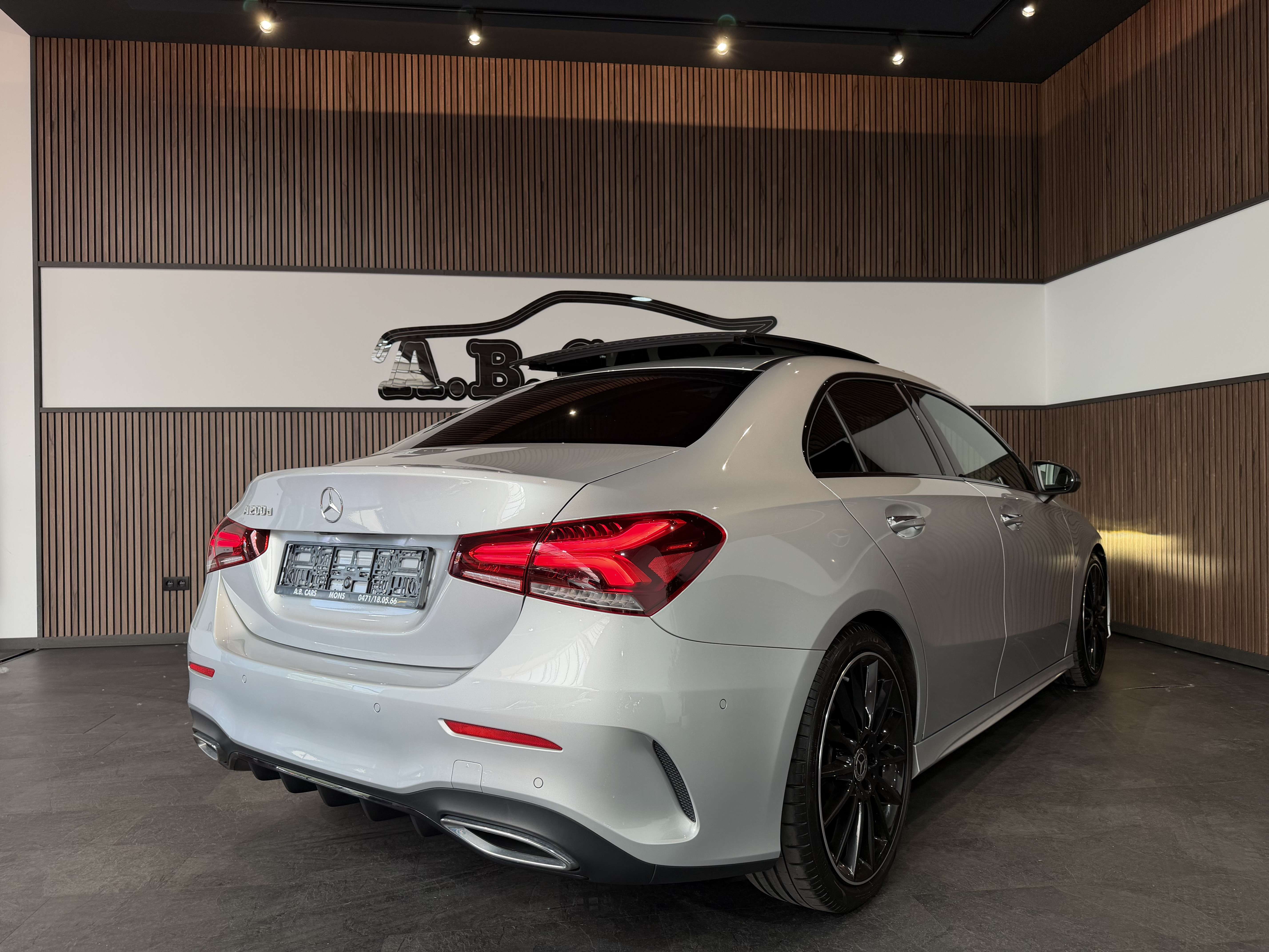 Mercedes-Benz A 200 d AMG Line - AUTOMATIQUE - GARANTIE 12MOIS - 1ERPR