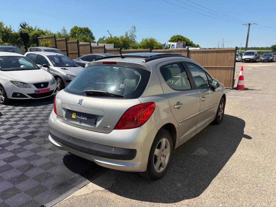 Peugeot 207 1.4 e 90 cv 2 EME MAIN - TOIT OUVRANT IDEAL JEUNE PERMIS-CLIM AUTO