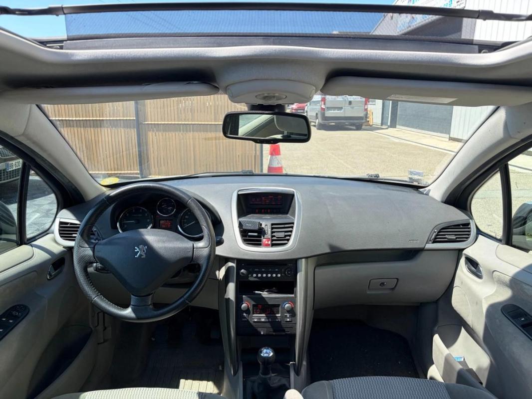 Peugeot 207 1.4 e 90 cv 2 EME MAIN - TOIT OUVRANT IDEAL JEUNE PERMIS-CLIM AUTO