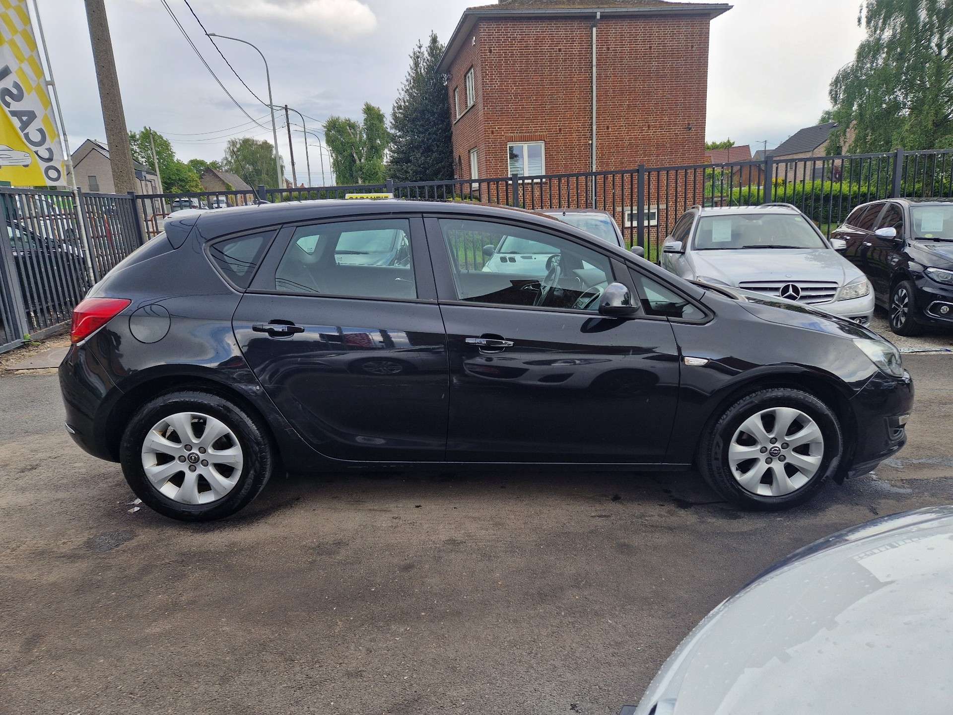 Opel Astra 1.4I ***CARNET D'ENTRETIEN COMLPET/CLIM/CAPTEURS*