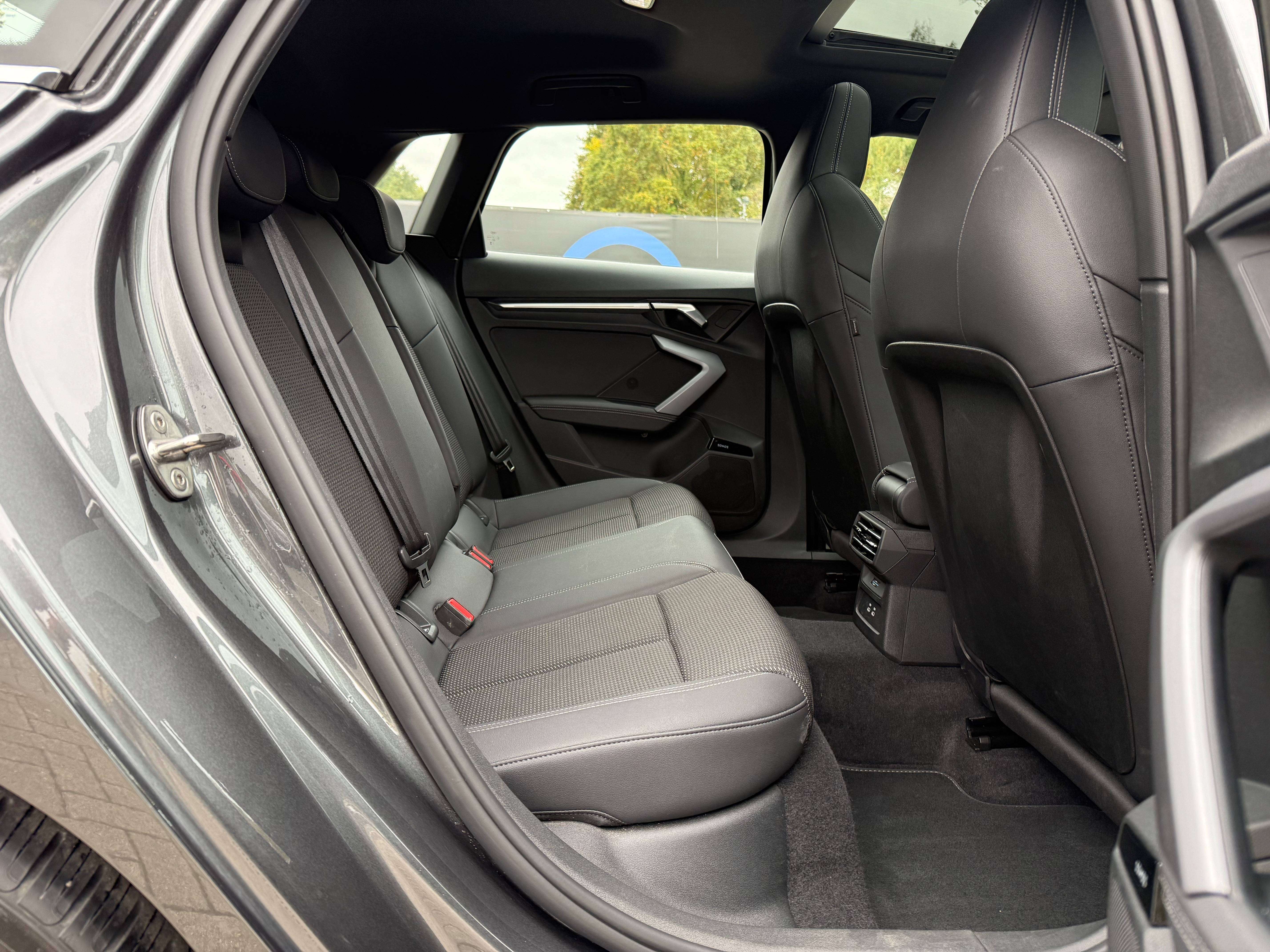 Audi A3 1.5 35 TFSI S-LINE INT/EXT SONOS PANODAK CARPLAY