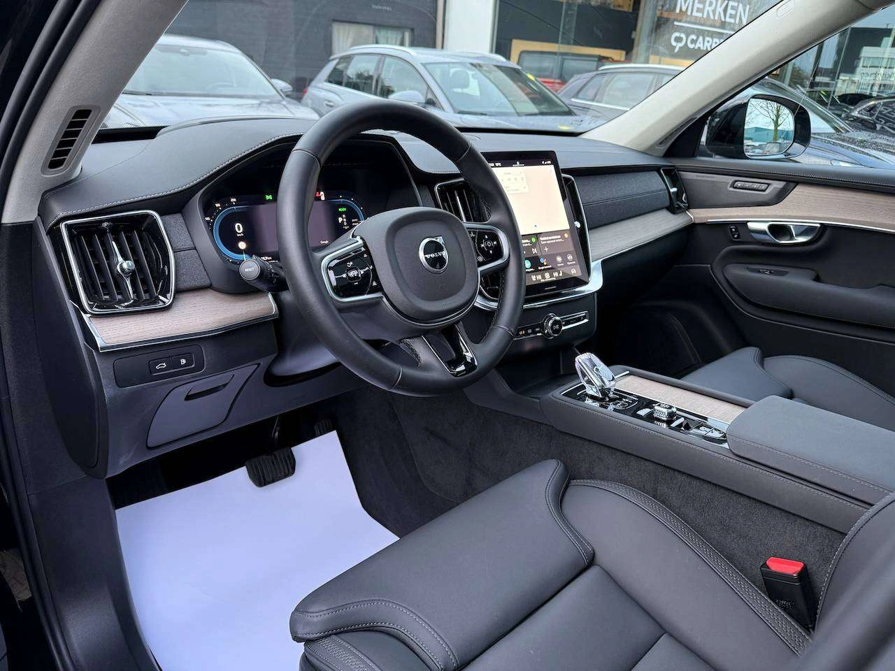 Volvo XC90 T8 PHEV ULTRA PLUS DARK 7-ZIT PANO LUCHTVERING HARMAN KARDON MEMORY SEATS APPLE CARPLAY