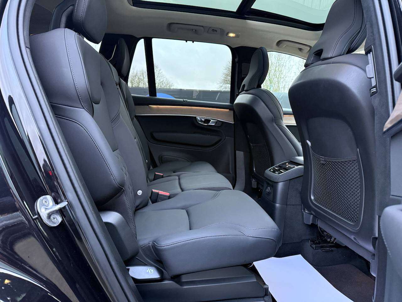 Volvo XC90 T8 PHEV ULTRA PLUS DARK 7-ZIT PANO LUCHTVERING HARMAN KARDON MEMORY SEATS APPLE CARPLAY