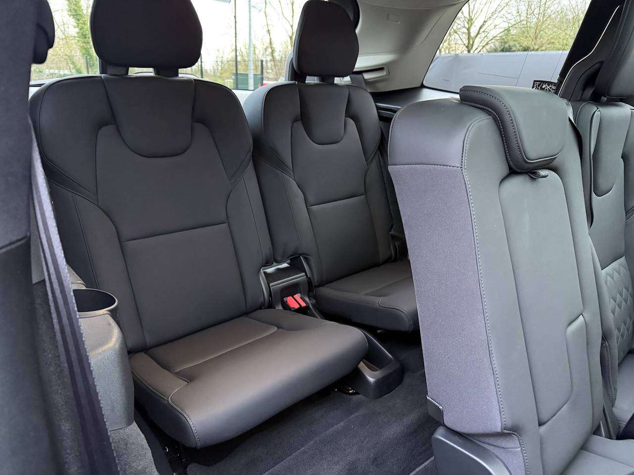 Volvo XC90 T8 PHEV ULTRA PLUS DARK 7-ZIT PANO LUCHTVERING HARMAN KARDON MEMORY SEATS APPLE CARPLAY